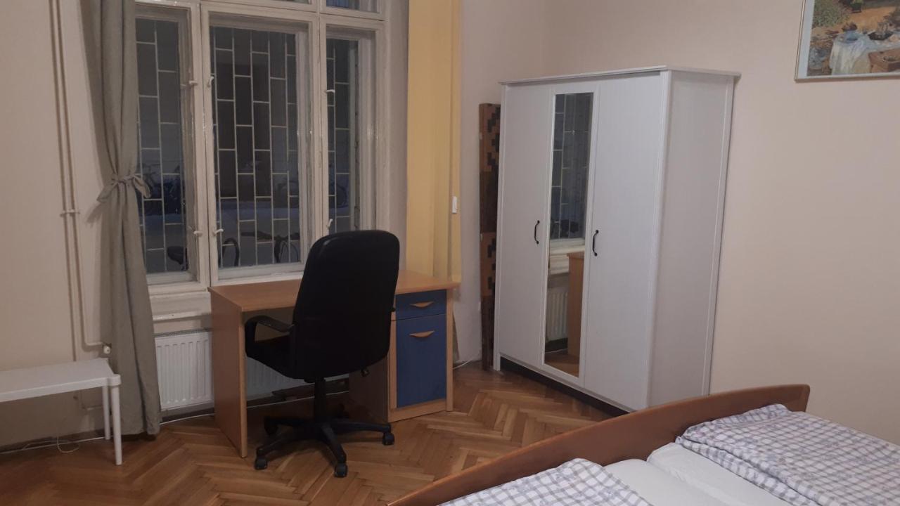 Garibaldi Apartman Boedapest Buitenkant foto