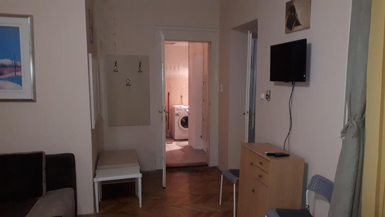 Garibaldi Apartman Boedapest Buitenkant foto