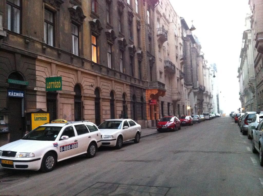 Garibaldi Apartman Boedapest Buitenkant foto
